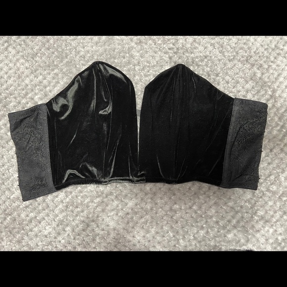 black crop top
